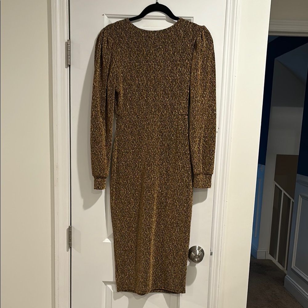 Chic Gold Long-Sleeve Dress